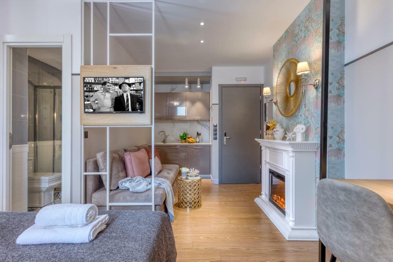The Pinnacle Atény Exteriér fotografie A typical studio apartment
