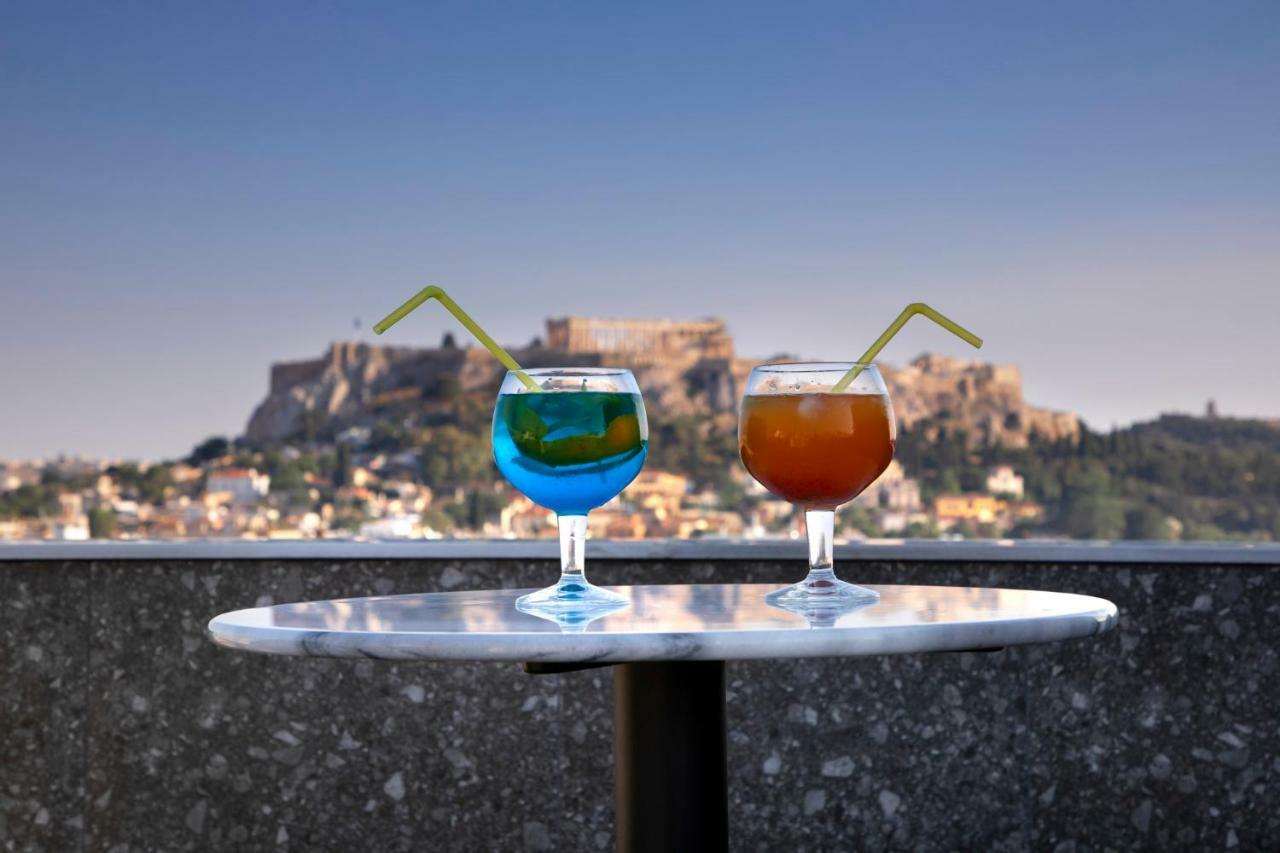 The Pinnacle Atény Exteriér fotografie Cocktails in Athens